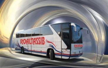 Sul bus per la Romania tra crisi da combattere, amori e speranze