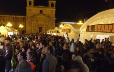 L’Aquila, la notte della ricerca accende le luci in centro