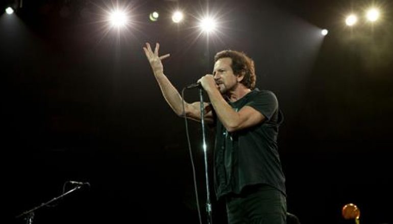 Pearl Jam, a Roma con Imagine per #apriteiporti