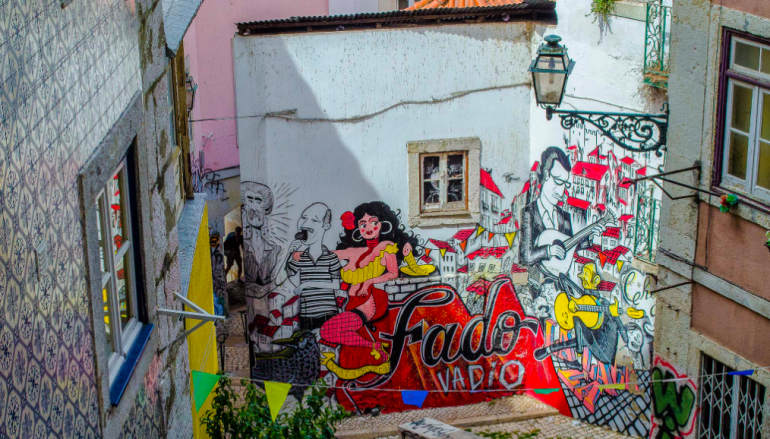 Lisbona, street art tra le luci delle città invisibili