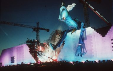 Trent’anni fa The Wall a Berlino: Roger Waters buttò giù il Muro