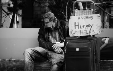 Nuovi poveri, aiuti per pagare bollette e spesa