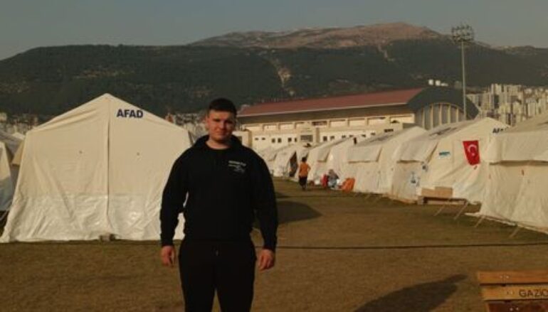Salvato dalla guerra in Ucraina, aiuta sfollati in Turchia
