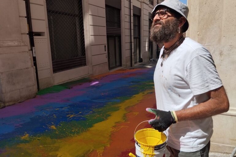 Perdonanza: Street Art arcobaleno in centro storico L’Aquila
