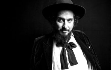 Capossela e le sue canzoni urgenti