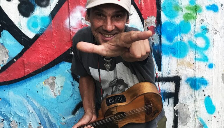 Manu Chao, a Pescara un set intimo ed energico