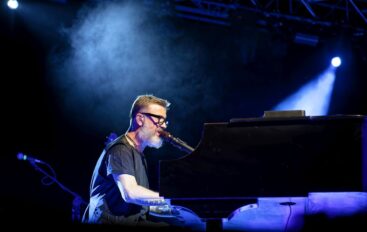 Marco Masini in “Ci vorrebbe ancora il mare”