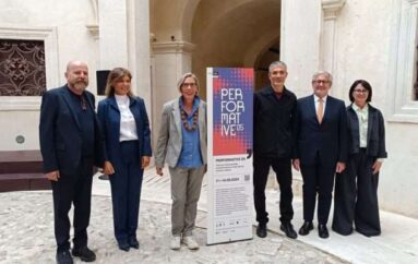 Linguaggio e identità: inaugurata Performative 05