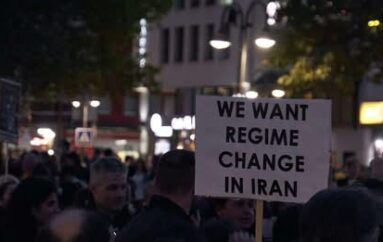 “L’Iran non deve restare solo”