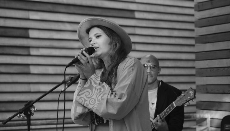 Vlada Shamova tra acquerelli e musica alla Notte Bianca delle Culture