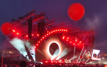 Jovanotti tra eclissi e stelle cadenti