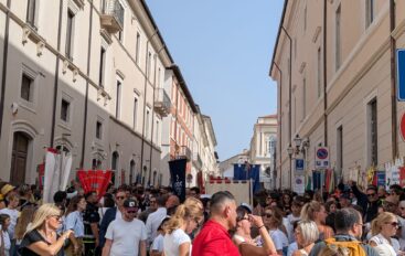 Dentro il Corteo della 732esima Perdonanza