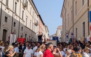 Dentro il Corteo della 732esima Perdonanza