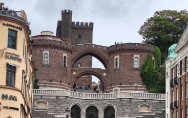 Kärnan, la torre svedese che guarda il castello di Amleto