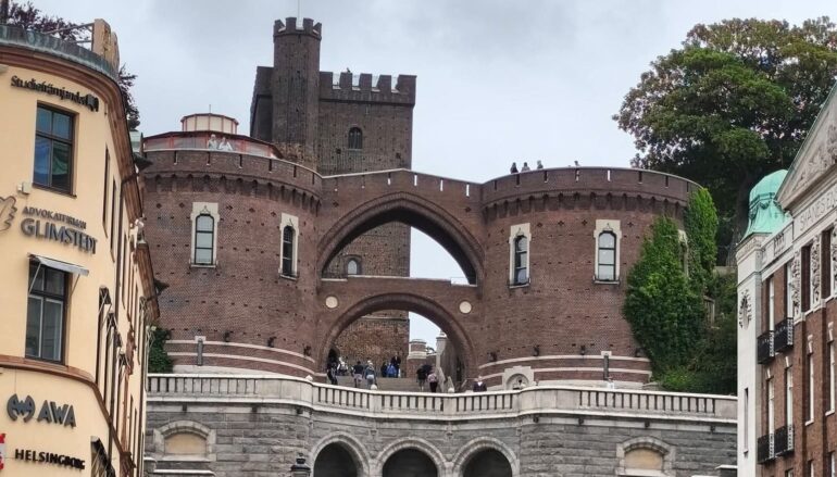 Kärnan, la torre svedese che guarda il castello di Amleto