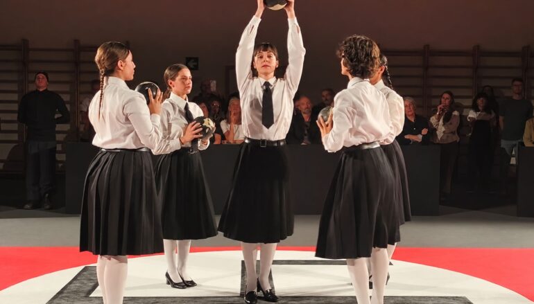 “Che cosa è il fascismo”, Mauri e la macchina scenica della propaganda
