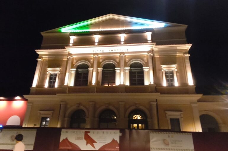 A 17 anni dal sisma riapre il Teatro Comunale dell’Aquila